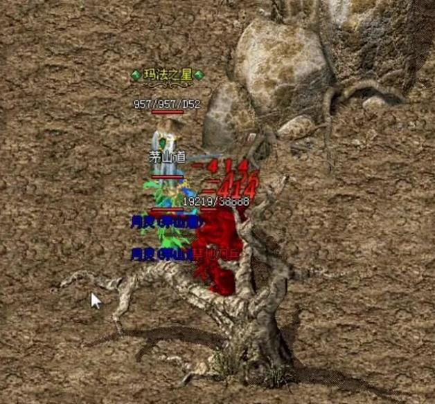 如何通过合成获得更高级的装备？